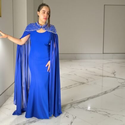 Robe Caftan Moderne Bleu Roi à Cape Perlée