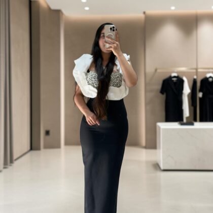 Robe de Soirée Fourreau Bicolore à Buste Bijou et Volants Dramatiques