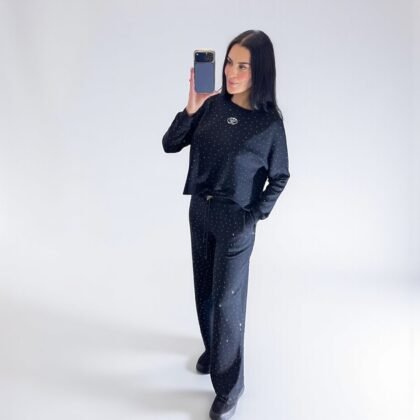 Ensemble Loungewear Noir Étincelant – Pull Boxy et Pantalon Fluide à Strass